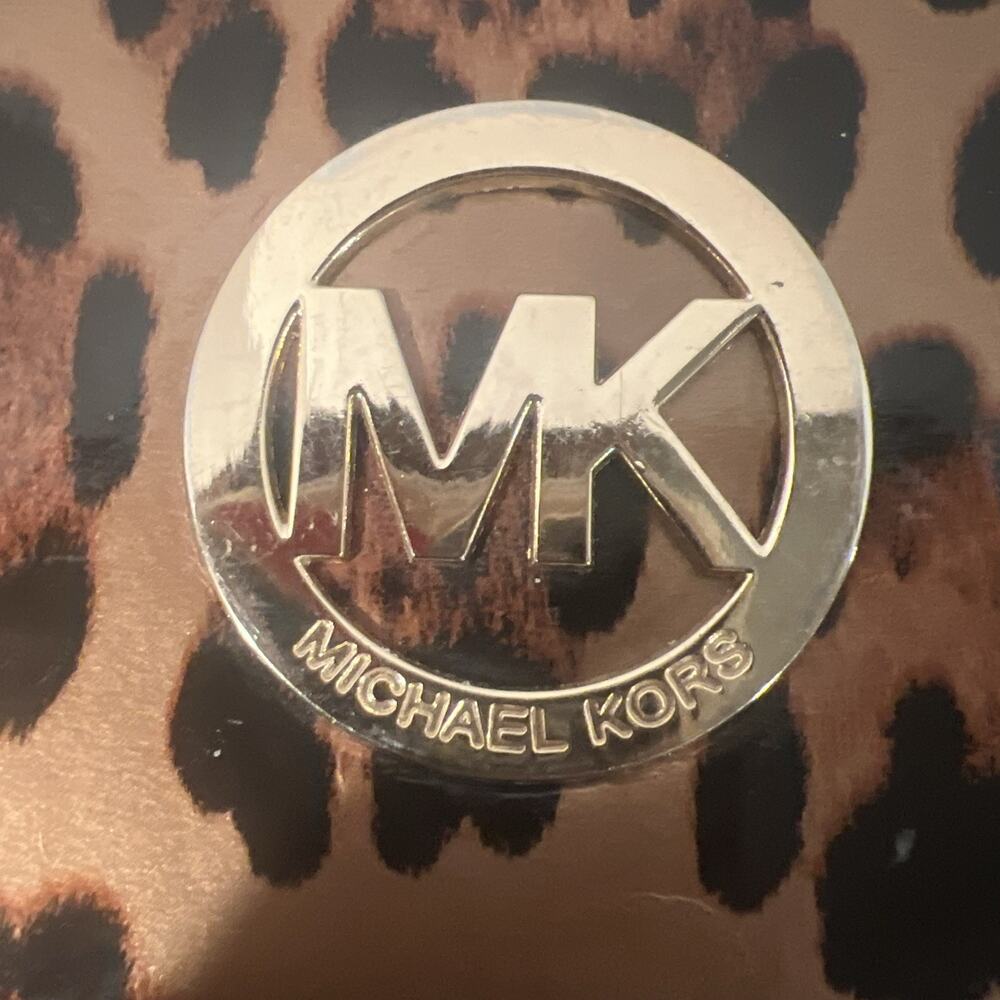 Michael Kors Leopard Continental Wallet Read - Picture 2 of 9